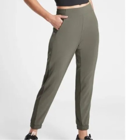 Athleta Pants - Athleta Plus size 14 The Brooklyn Jogger Pants in Dark Green